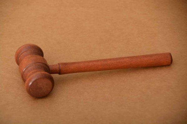 Quels sont les avantages de faire appel à un courtier pour obtenir un prêt professionnel ?