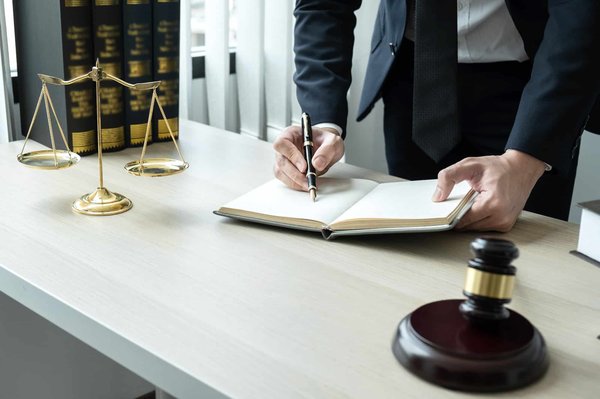 Quels sont les services de conseil juridique offerts par une étude notariale ?